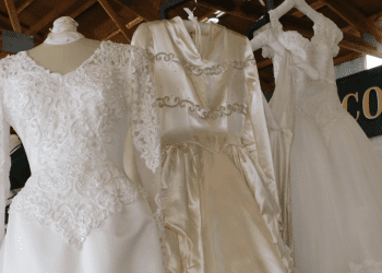 Fashion Boutiques: How To Pick The Right Dress Shop For Your Next Event